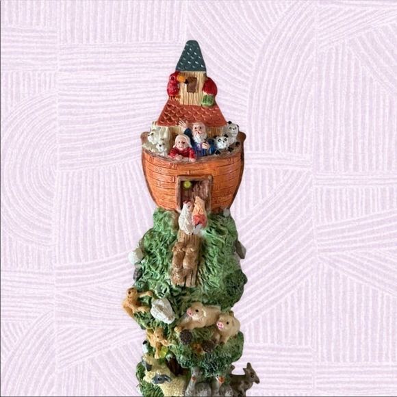 Noah’s Ark Musical Tower With Lights - Picture 5 of 7